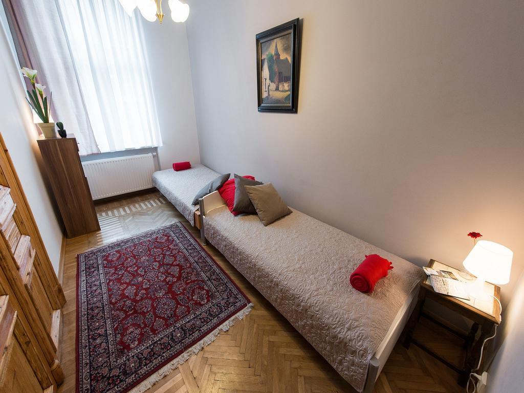 5 Bedroom Family Apartment كراكوفيا الغرفة الصورة